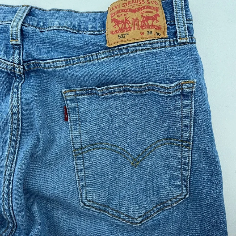 Levi’s 527 Jeans Men’s 36x30 Bootcut Light Wash Denim Mid‎ Rise R Tag Casual